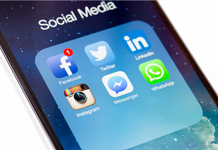 5 AI Tools to Generate Social Media Posts (Complete Guide)